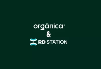 Imagem do logo com as palavras 'orgânica & RD Station' em destaque, representando integração e estratégias de marketing digital orgânico com a plataforma RD Station.